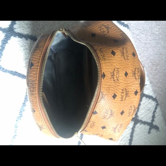 MCM backpack - Picture 4 of 7